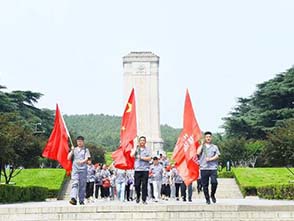 300名淮海机电员工赴淮塔开展主题教育活动